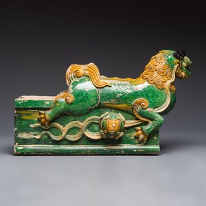 A large Chinese sancai-glazed pottery 'Buddhist Lion' roof tile, Ming — foto 5
