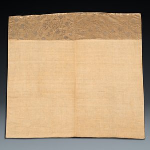 A large Chinese silk panel with lotus flowers and butterflies, 19/20th C. — 照片 8