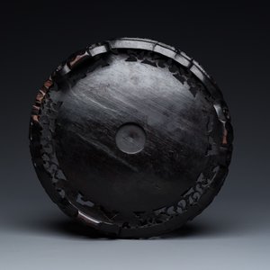 A large Chinese silver bowl resting on three dragon feet, marked for Kun He, Shanghai, 19/20th C. — photo 12