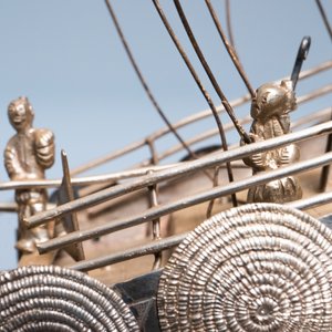 A large Chinese silver model of a junk on carved wooden stand, 19th C. — 照片 14