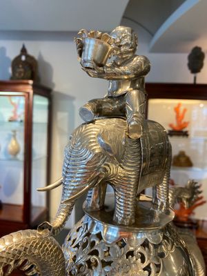 A large Chinese silver tripod censer, Shanghai Xinfengxiang 上海新鳳祥 mark, dated 1925 — photo 20