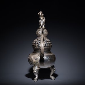 A large Chinese silver tripod censer, Shanghai Xinfengxiang 上海新鳳祥 mark, dated 1925 — photo 4