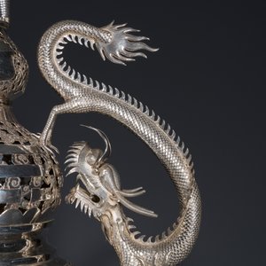 A large Chinese silver tripod censer, Shanghai Xinfengxiang 上海新鳳祥 mark, dated 1925 — photo 8