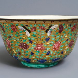 A large Chinese Thai market Bencharong bowl, 19th C. — 照片 1