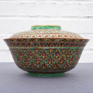 A large Chinese Thai market 'Bencharong' bowl and cover, 19th C. — photo 15