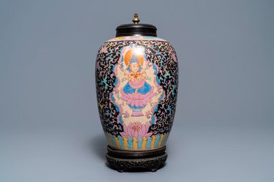 A large Chinese Thai market Bencharong ginger jar, 19/20th C.