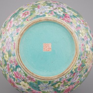 A large Chinese tianqu ping millefleurs vase, ca. 1900 — 照片 2