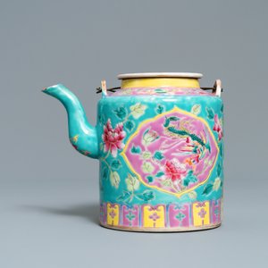 A large Chinese turquoise-ground famille rose teapot for the Straits or Peranakan market, 19th C. — 照片 2