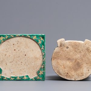 A large Chinese verte biscuit figure of an immortal on reticulated stand, Kangxi — 照片 6