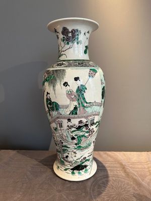 A large Chinese verte biscuit vase with narrative design, Kangxi mark, 19th C. — photo 1