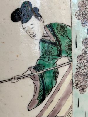 A large Chinese verte biscuit vase with narrative design, Kangxi mark, 19th C. — photo 17