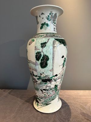 A large Chinese verte biscuit vase with narrative design, Kangxi mark, 19th C. — photo 4