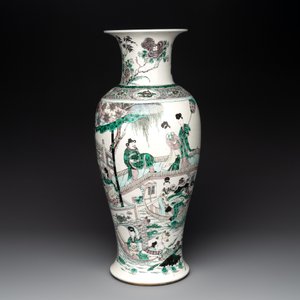 A large Chinese verte biscuit vase with narrative design, Kangxi mark, 19th C. — photo 3