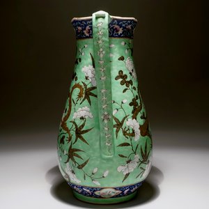 A large Chinese water jug and basin with black dragons on a lime green ground, 19th C. — photo 7