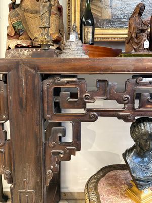 A large Chinese wooden 'Tiaoan' or altar table with chilong design, 19th C. — photo 11