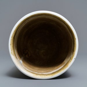 A large Chinese wucai 'birds and peonies' brush pot, Transitional period — 照片 6