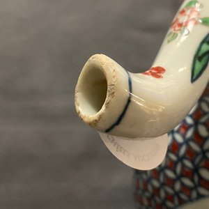 A large Chinese wucai teapot and cover, Transitional period or Kangxi — 照片 11