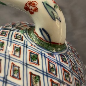 A large Chinese wucai teapot and cover, Transitional period or Kangxi — 照片 9