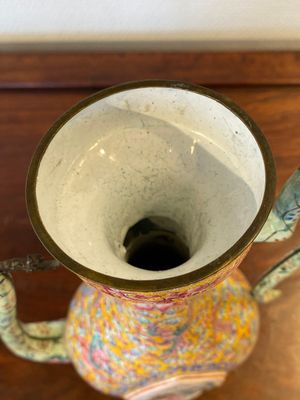 A large Chinese yellow-ground Canton enamel ewer and cover, Qianlong — 照片 15