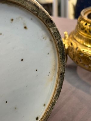 A large Chinese yellow-ground Dayazhai-style 'dragons' jar and cover on gilt bronze stand, 19th C. — photo 13