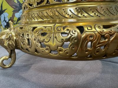 A large Chinese yellow-ground Dayazhai-style 'dragons' jar and cover on gilt bronze stand, 19th C. — photo 19