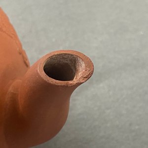 A large Chinese Yixing stoneware teapot and cover, Kangxi — photo 9