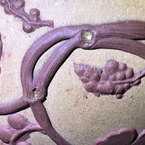 A large Chinese Yixing stoneware teapot with applied grape vines design, Kangxi — 照片 32