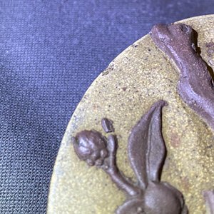 A large Chinese Yixing stoneware teapot with applied prunus design, Kangxi — 照片 19