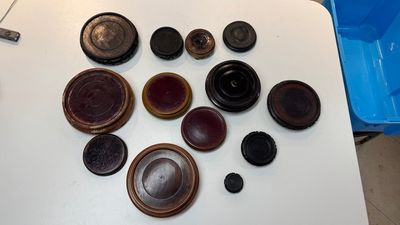 A large collection of 100 Chinese wooden stands, 19/20th C. — foto 15