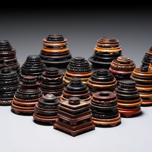 A large collection of 100 Chinese wooden stands, 19/20th C. — foto 2