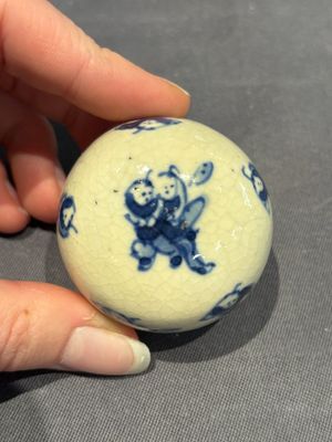 A large collection of 152 pieces, mainly Chinese porcelain covers, Kangxi and later — photo 201