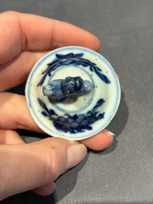 A large collection of 152 pieces, mainly Chinese porcelain covers, Kangxi and later — photo 237