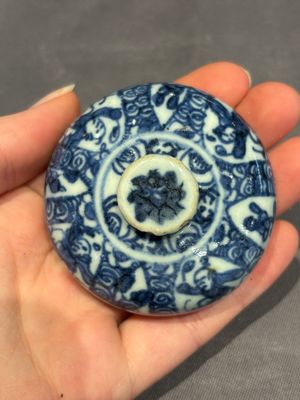 A large collection of 152 pieces, mainly Chinese porcelain covers, Kangxi and later — photo 247