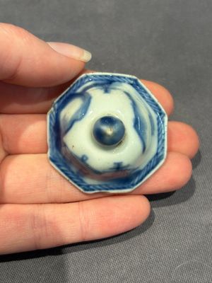 A large collection of 152 pieces, mainly Chinese porcelain covers, Kangxi and later — photo 291