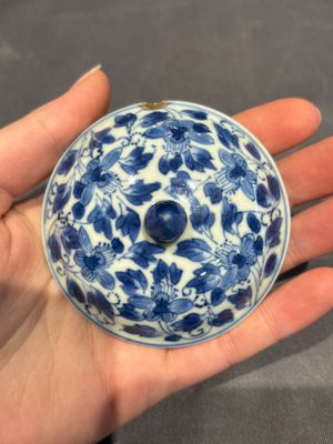 A large collection of 152 pieces, mainly Chinese porcelain covers, Kangxi and later — photo 75