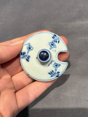 A large collection of 152 pieces, mainly Chinese porcelain covers, Kangxi and later — photo 81