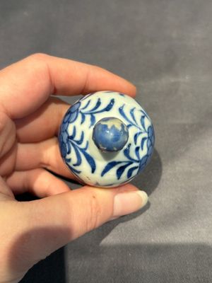 A large collection of 152 pieces, mainly Chinese porcelain covers, Kangxi and later — photo 87