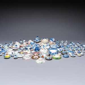 A large collection of 152 pieces, mainly Chinese porcelain covers, Kangxi and later — photo 2