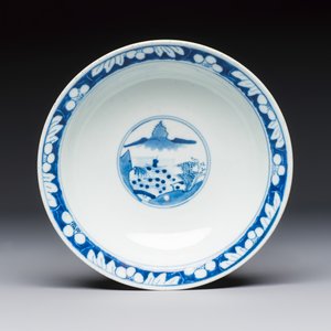 A large collection of 21 Chinese blue and white 'Sanxing' bowls — photo 14
