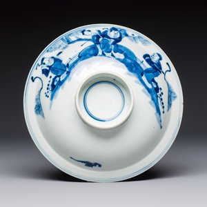 A large collection of 21 Chinese blue and white 'Sanxing' bowls — photo 15