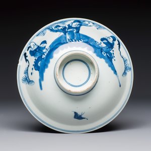 A large collection of 21 Chinese blue and white 'Sanxing' bowls — photo 19