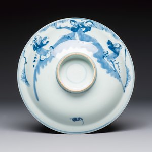 A large collection of 21 Chinese blue and white 'Sanxing' bowls — photo 29