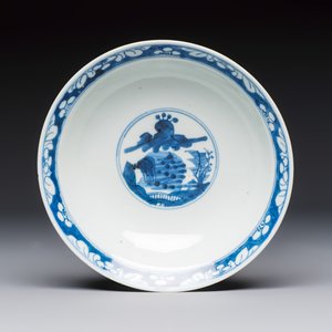 A large collection of 21 Chinese blue and white 'Sanxing' bowls — photo 32