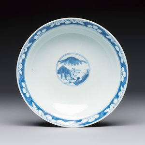 A large collection of 21 Chinese blue and white 'Sanxing' bowls — photo 38