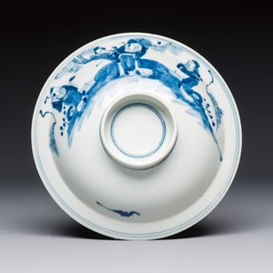 A large collection of 21 Chinese blue and white 'Sanxing' bowls — photo 41