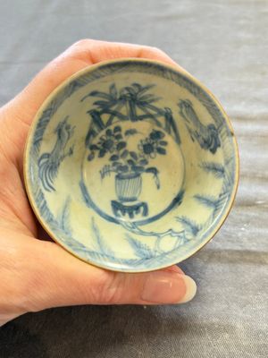 A large collection of 25 sets of Chinese blue, white and Imari-style cups and saucers, Kangxi/Qianlong — foto 117