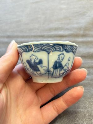 A large collection of 25 sets of Chinese blue, white and Imari-style cups and saucers, Kangxi/Qianlong — foto 122