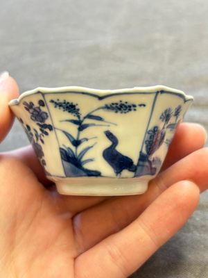 A large collection of 25 sets of Chinese blue, white and Imari-style cups and saucers, Kangxi/Qianlong — foto 131