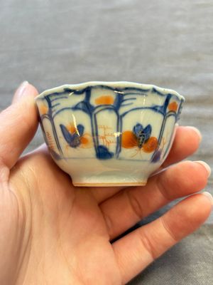 A large collection of 25 sets of Chinese blue, white and Imari-style cups and saucers, Kangxi/Qianlong — foto 140