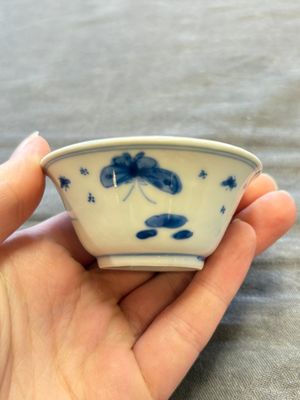 A large collection of 25 sets of Chinese blue, white and Imari-style cups and saucers, Kangxi/Qianlong — foto 147